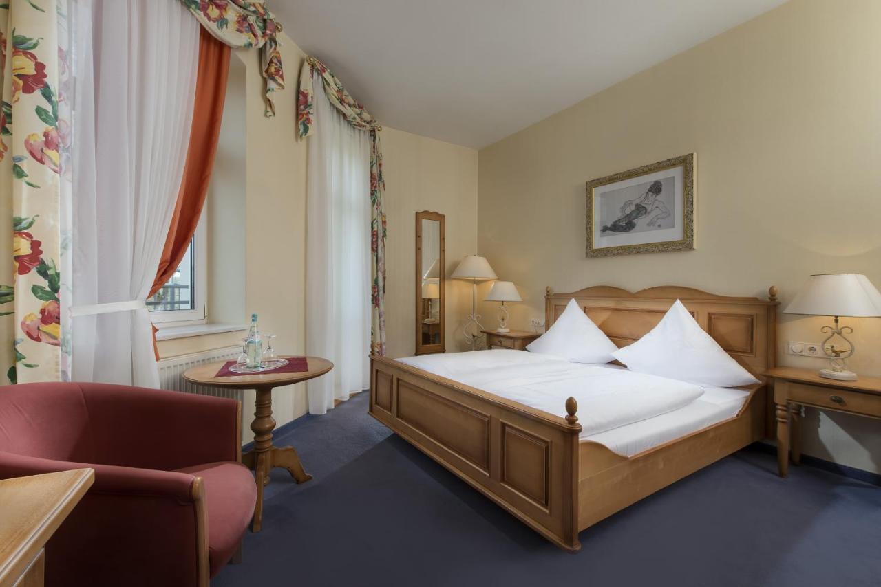 Hotel Schloss Schweinsburg Neukirchen-Pleiße Buitenkant foto