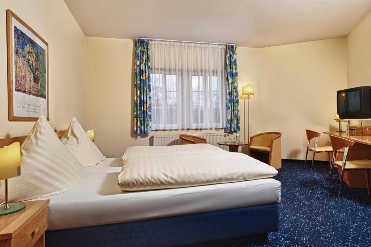 Hotel Schloss Schweinsburg Neukirchen-Pleiße Buitenkant foto