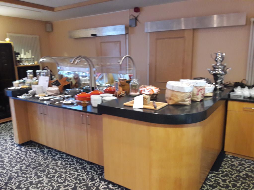 Hotel Schloss Schweinsburg Neukirchen-Pleiße Restaurant foto